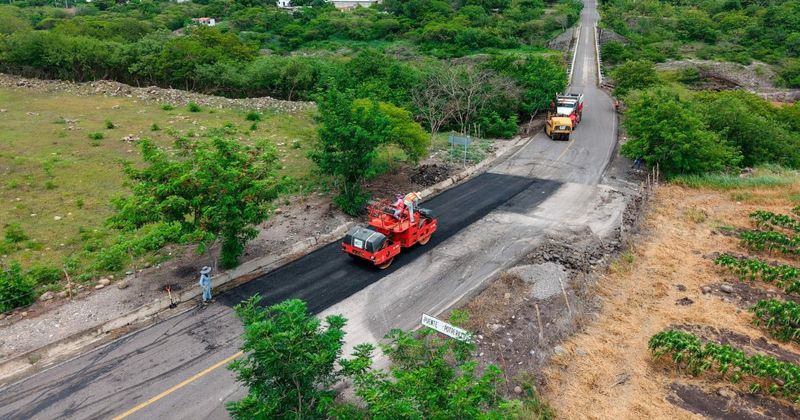 En este momento estás viendo Gobierno del Estado rehabilita 31.5 kilómetros de carretera en el municipio de Colima