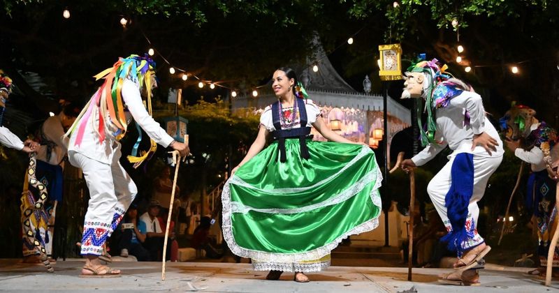 En este momento estás viendo Cientos de personas disfrutan el Festival Tonelhuayo en el jardín de Comala