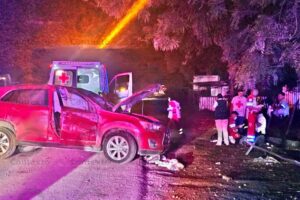 Lee más sobre el artículo Vuelcan 2 enfermeras del IMSS en la autopista Manzanillo – Colima