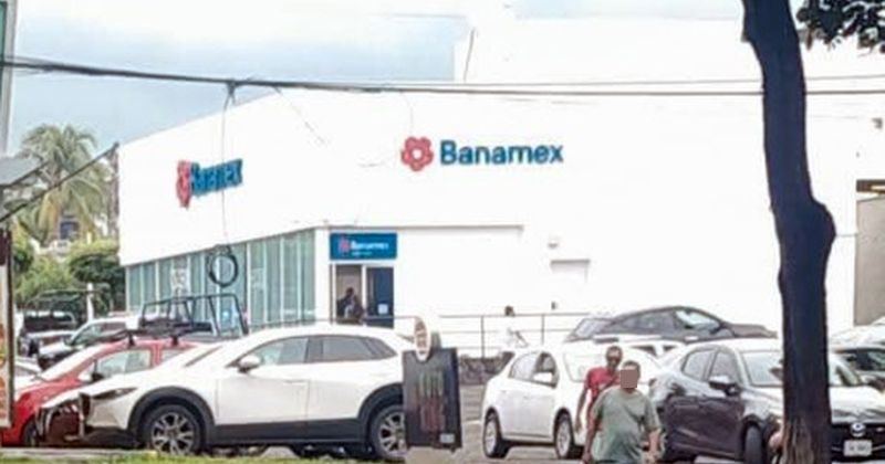En este momento estás viendo Asesinan a un hombre en el estacionamiento de Banamex Sevilla del Río, en Colima
