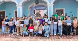 Lee más sobre el artículo Ayuntamiento de Colima reconoce el talento de la juventud que participó en concurso de fotografía Raíces Vivas