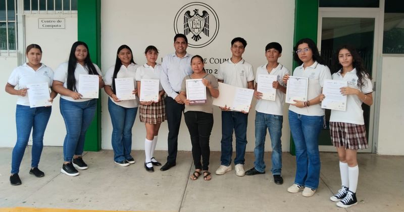 En este momento estás viendo Bachilleres de Ixtlahuacán reciben reconocimiento por apoyar alfabetización de adultos