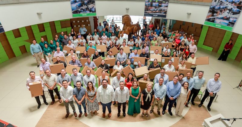 En este momento estás viendo Tienen universitarios 565 nuevos equipos de cómputo para la academia y las dependencias administrativas