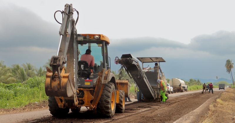 En este momento estás viendo Gobierno de Colima continúa dando mantenimiento a la Red Carretera Estatal