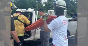 Lee más sobre el artículo Pareja resulta prensada tras ser impactada por un tráiler en la autopista Colima–Manzanillo
