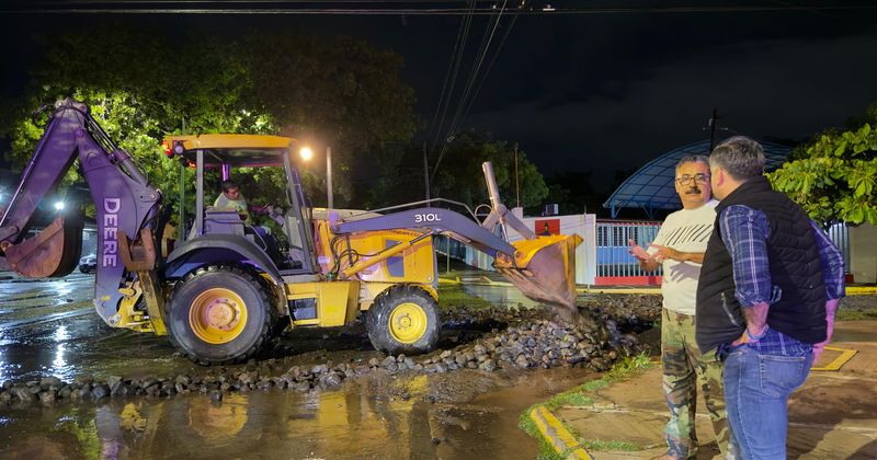 En este momento estás viendo Riult Rivera supervisa y encabeza acciones de mantenimiento tras daños ocasionados por la lluvia