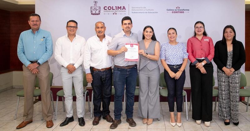 En este momento estás viendo Indira Vizcaíno entrega plazas definitivas a Personal de Apoyo y Asistencia a la Educación