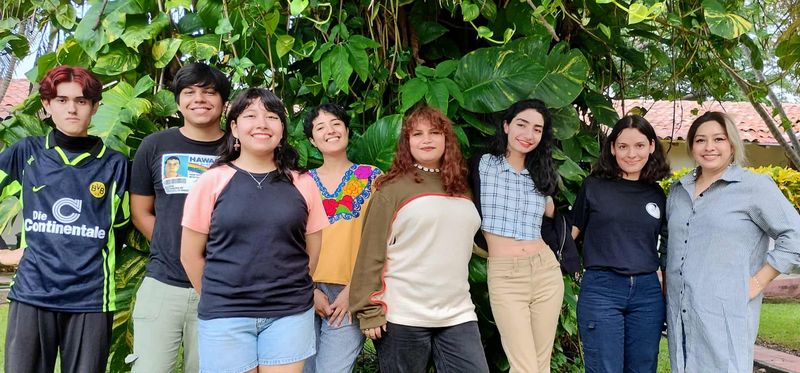 En este momento estás viendo Destacan estudiantes y egresados de Artes Visuales en la Exposición Estatal de Arte Joven Colima 2025