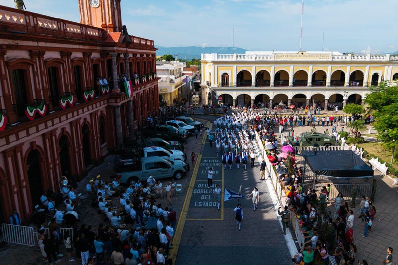 En este momento estás viendo Desfile Cívico Militar de Colima se realiza sin incidentes; reunió a más de 5,300 participantes