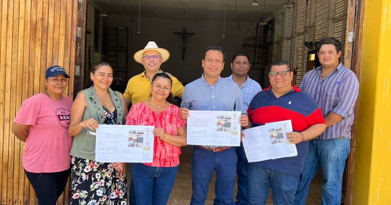 En este momento estás viendo Regidor Luis Gama impulsa rehabilitación del acceso a la parroquia de Cuyutlán