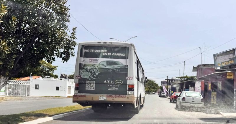 En este momento estás viendo Solo quedan 7 rutas de transporte urbano en Tecomán; mototaxis desplazan a concesionarios