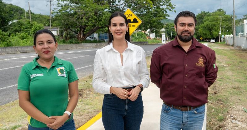 En este momento estás viendo Rosi Bayardo atiende demanda histórica de estudiantes de la UdeC con construcción de banqueta en El Naranjo