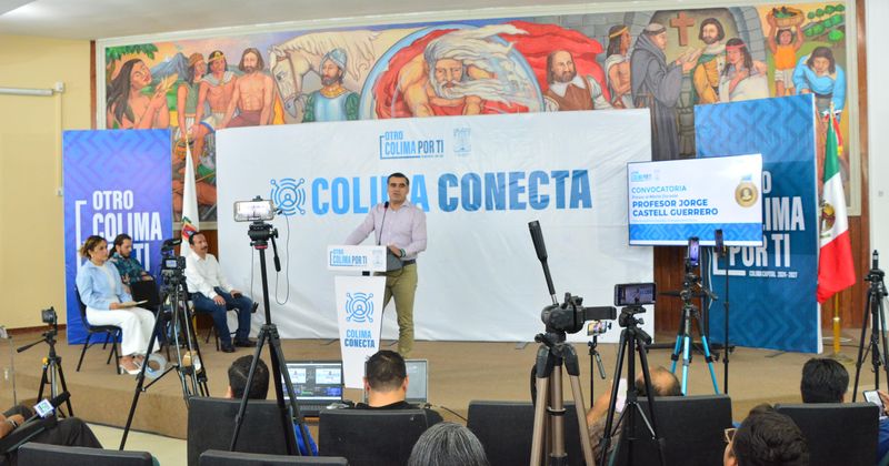 En este momento estás viendo Entrega de 500 becas de transporte a estudiantes en Colima
