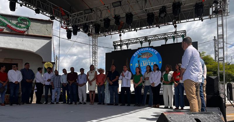 En este momento estás viendo Rector asiste a inauguración del Festival Gastronómico del Chacal y Chigüilín Coquimatlán 2025