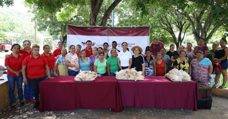 En este momento estás viendo Tecolapa recibe el programa de canasta alimentaria a bajo costo