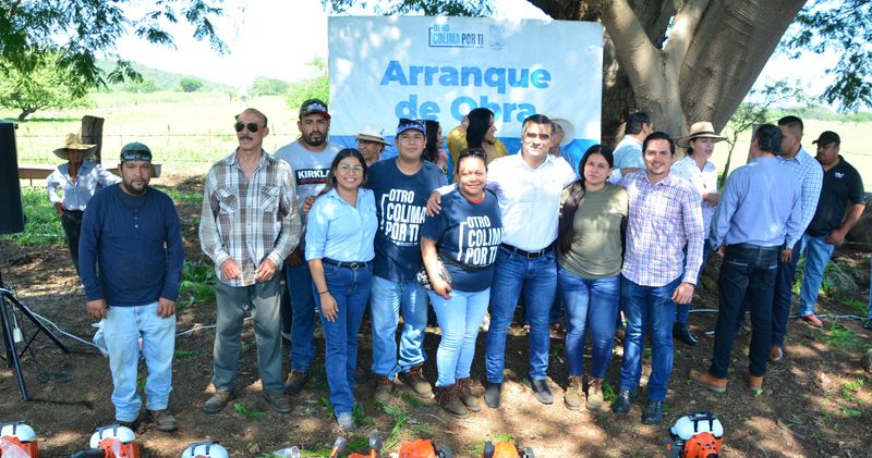 En este momento estás viendo Inicia pavimentación de carretera hacia Loma de Ignacio Allende