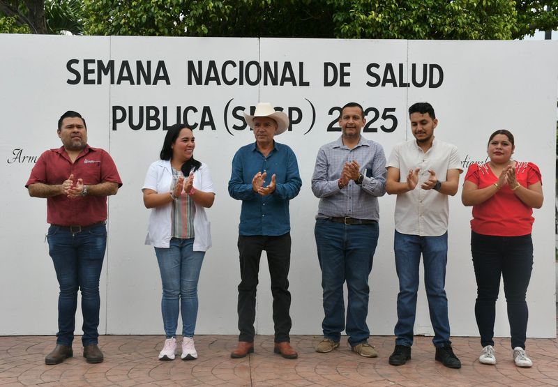 En este momento estás viendo En Armería, ofrecen servicios médicos y de prevención en la Feria de la salud