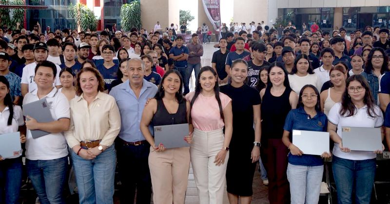 En este momento estás viendo Inicia entrega de ColiBecas Computadoras a estudiantes de universidades públicas