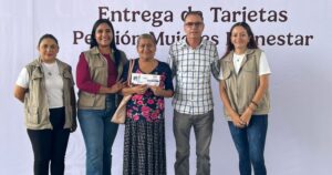 Lee más sobre el artículo Inicia la entrega de tarjetas bancarias a 11,981 colimenses registradas en agosto a la Pensión Mujeres Bienestar