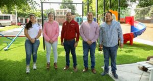 Lee más sobre el artículo Armando Reyna impulsa rehabilitación de parque Elías Zamora: nuevos juegos y espacios seguros para niños