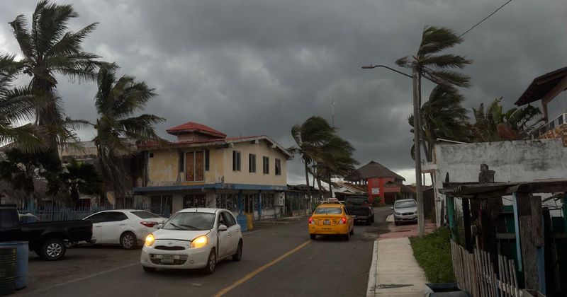 En este momento estás viendo Playas de Tecomán abiertas y sin afectaciones tras el paso de la tormenta tropical Raymond