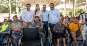 Lee más sobre el artículo Rosi Bayardo y Beneficencia Pública de Colima entregan 50 sillas de ruedas