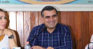 Lee más sobre el artículo Riult Rivera anuncia entrega de la Presea al Mérito Magisterial el 23 de octubre en el Jardín Torres Quintero