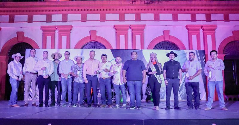 En este momento estás viendo Inicia un fin de semana con sabor a mezcal en el centro de Colima