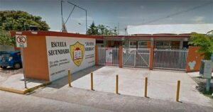 Lee más sobre el artículo Escuelas de Tecomán buscan participar en el desfile del 20 de noviembre sin afectar la economía familiar