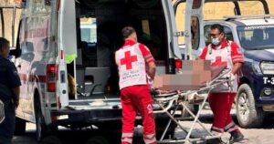 Lee más sobre el artículo Policías de Tecomán repelen agresión de un hombre armado con machete; resulta herido de un disparo en la pierna