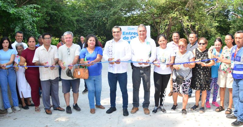 En este momento estás viendo Continúa Riult Rivera entregando obras; ahora en la Colonia Francisco Villa