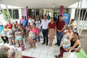 Lee más sobre el artículo Gobierno Municipal y DIF Tecomán Refuerzan Apoyo Social a familias Tecomenses