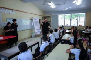 Lee más sobre el artículo DIF Tecomán realiza charla sobre manejo de emociones en la primaria Lázaro Cárdenas