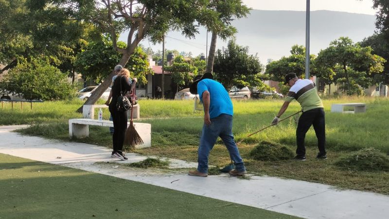 En este momento estás viendo Gobierno de Tecomán realiza mega brigada de limpieza en distintos puntos del municipio