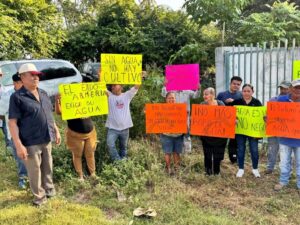 Lee más sobre el artículo Ejidatarios de Armería apagan otro pozo que abastece a Manzanillo; se suma el párroco Jesús Mendoza