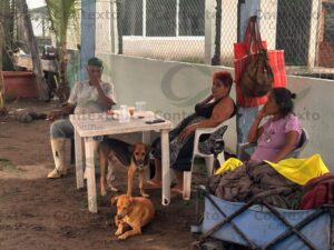 Lee más sobre el artículo Tras el paso de ‘Priscila’, familias refugiadas en Pascuales temen saqueos y piden vigilancia