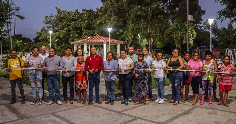 En este momento estás viendo Armando Reyna entrega la rehabilitación del jardín en Cofradía de Morelos