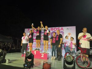 Lee más sobre el artículo Gran participación en la Octava Carrera Rosa Neón ‘Corramos juntos contra el cáncer’