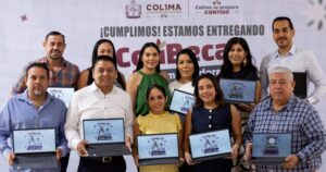 Lee más sobre el artículo Indira Vizcaíno concluye entrega de computadoras gratuitas a docentes de primarias públicas