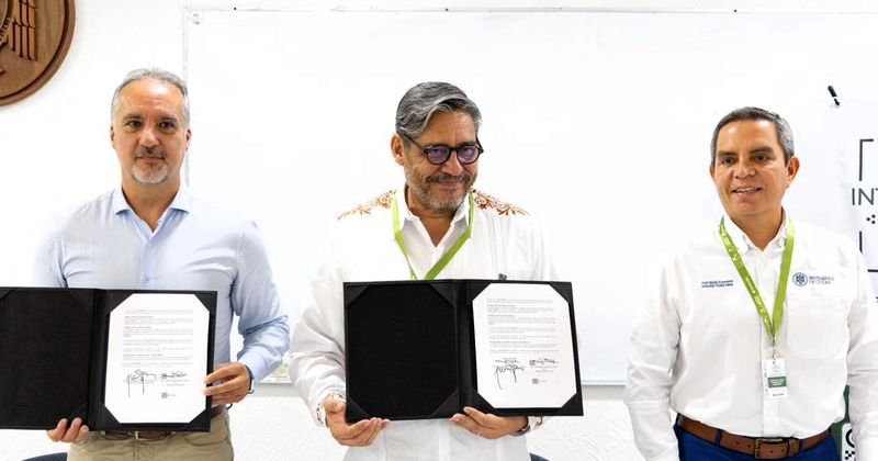 En este momento estás viendo Conocen académicos y funcionarios universitarios trabajo de instancia ecuatoriana que apoya la ciencia