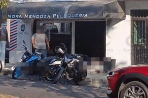 Lee más sobre el artículo Dos asesinados y un lesionado, deja balacera en barbería en Villa de Álvarez