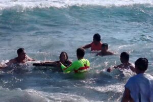 Lee más sobre el artículo Seis personas han sido rescatadas este domingo en Cuyutlán