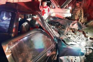 Lee más sobre el artículo Dos muertos y dos heridos tras choque frontal en la carretera Tecomán – Cerro de Ortega