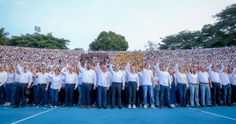En este momento estás viendo Foto Monumental UdeC 2025 reúne a cerca de 8 mil 500 universitarios