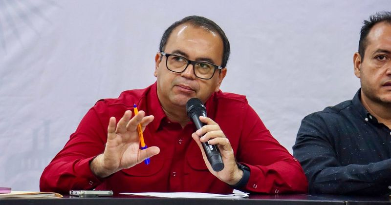 En este momento estás viendo Armando Reyna anuncia próximos descuentos en placas y licencias de conducir para beneficio de las y los tecomenses