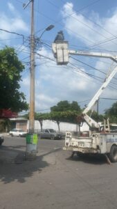 Lee más sobre el artículo Gobierno de Tecomán mejora la iluminación en la colonia Floresta I