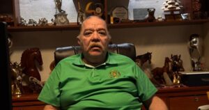 Lee más sobre el artículo Trabajadores del Ayuntamiento de Tecomán comparten espíritu solidario con familias necesitadas esta Navidad