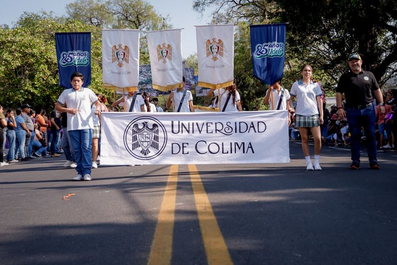 En este momento estás viendo UdeC participa con el contingente más numeroso en el desfile por el aniversario de la Revolución Mexicana