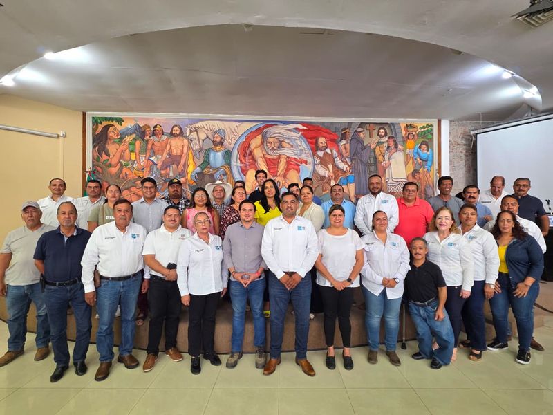 En este momento estás viendo Gobierno de Riult Rivera atiende a autoridades auxiliares del municipio