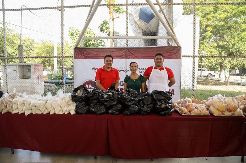 En este momento estás viendo DIF Tecomán impulsa el bienestar familiar con caravana alimentaria en Santa Elena Norte